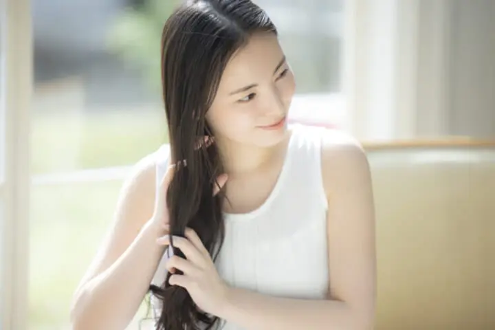 加齢 髪 うねり トリートメント 市販