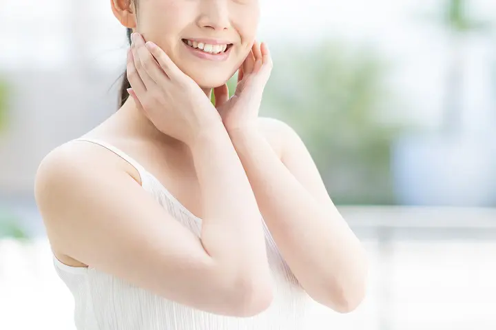 強力 リフトアップ 化粧品