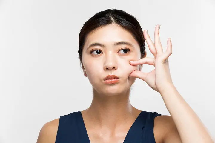 頬の肉 噛む 太った