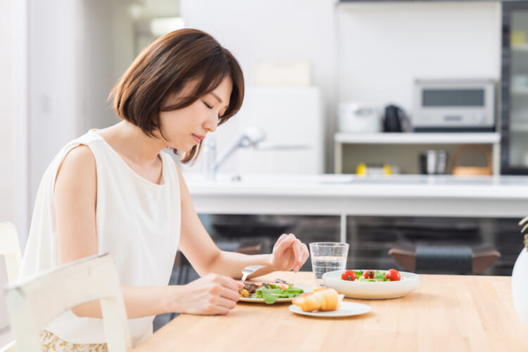 食欲が止まらない　栄養不足