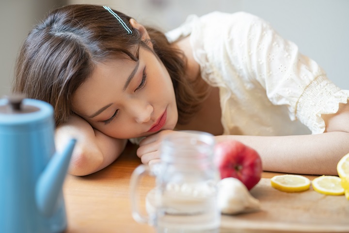 食欲がない女性