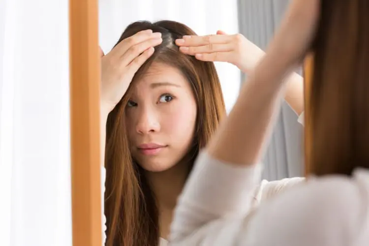 【ブリーチ後】頭皮にかさぶたが…!早く治す方法&治るまでの期間
