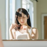 髪の毛　ザラザラ　抜く　癖