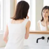 女性