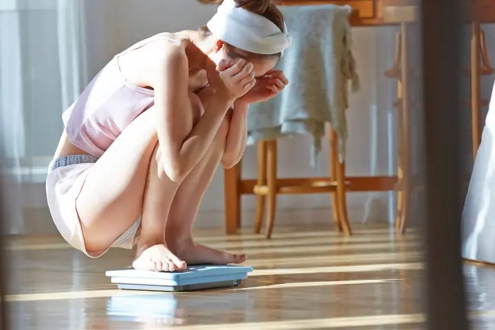 体重が減らなくなった…2つの解決法伝授!停滞期のNG行動&チートデイのやり方も