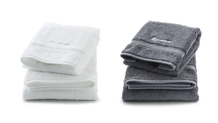 白とグレーのタオル
